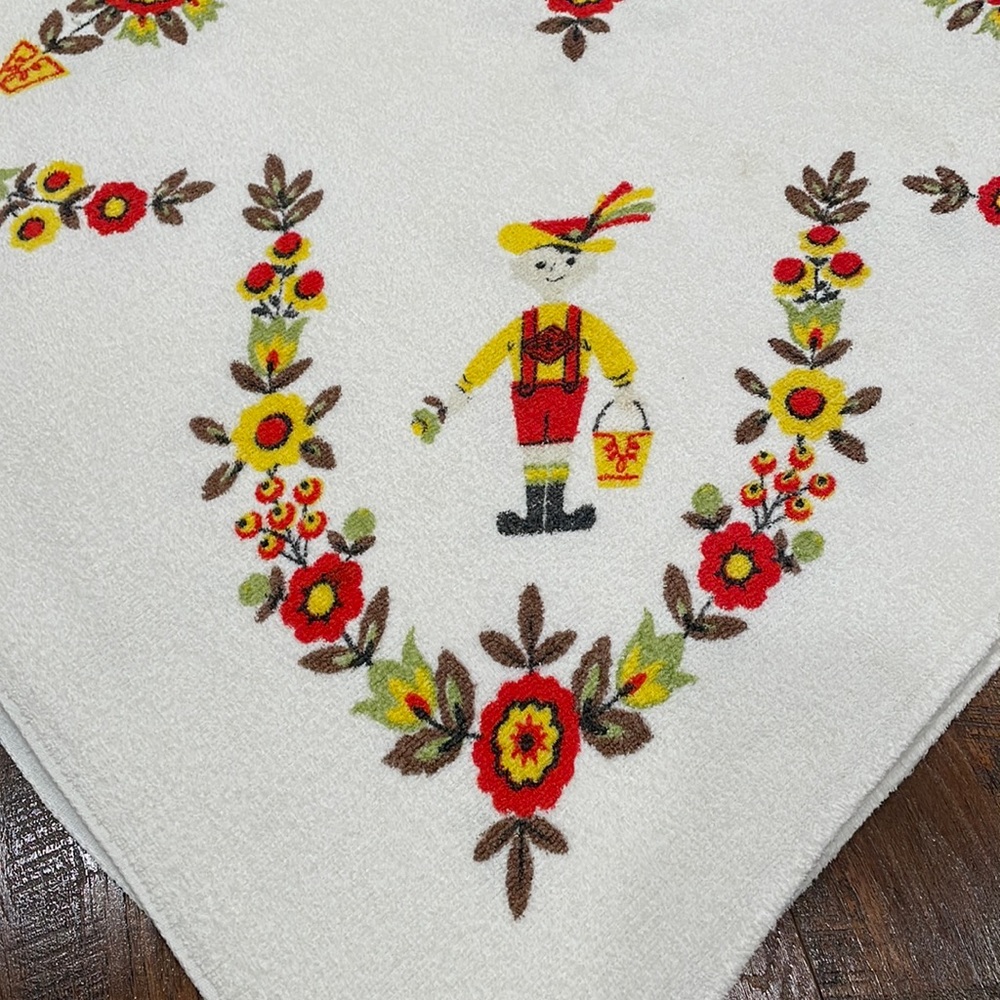 Vintage terrycloth tablecloth - Picture 1 of 10